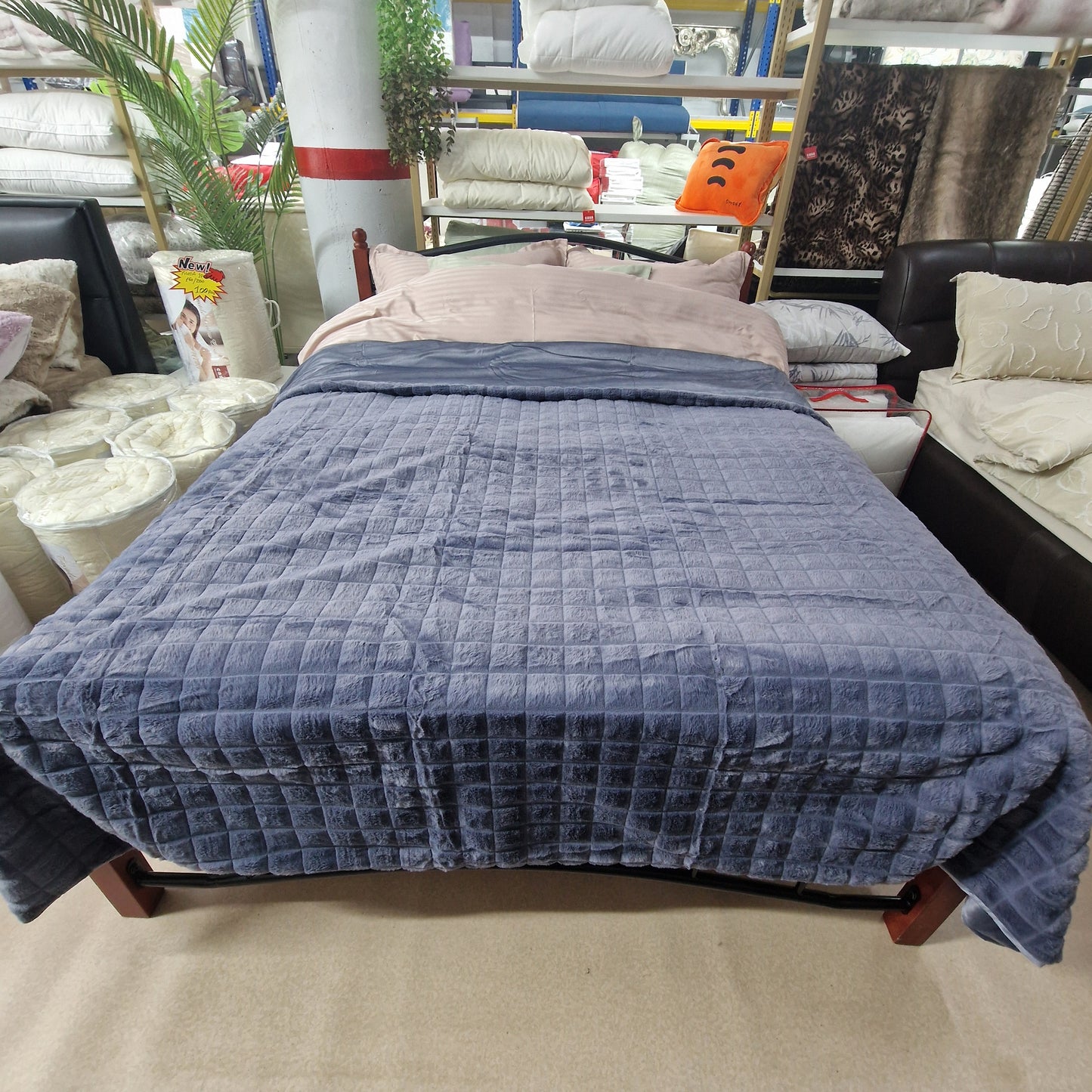 Pătură Moale și Călduroasă 210x230cm – Față Catifea Acrilică, Spate Poliester, Albastru Elegant, RCG-2