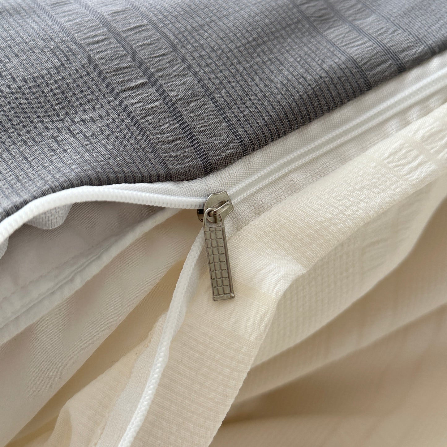 Lenjerie de pat dublă 4 piese, premium, cu dungi țesute, răcoroasă, cu elastic și fermoar-RO-6-24-GC